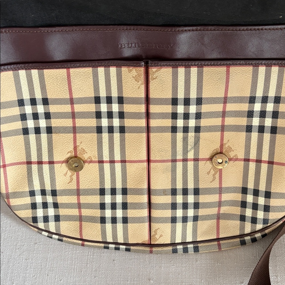 Vintage Burberry Nova Check Messenger Bag - Picture 9 of 15